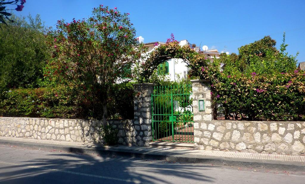 Seafront Apartments Garden House Taormina Szoba fotó