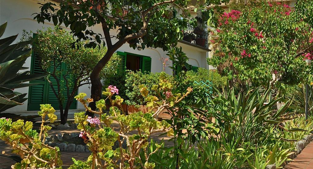 Seafront Apartments Garden House Taormina Szoba fotó